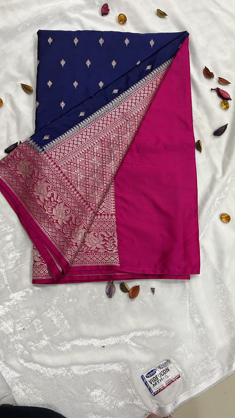 Ek Tara Mushroo Silk.